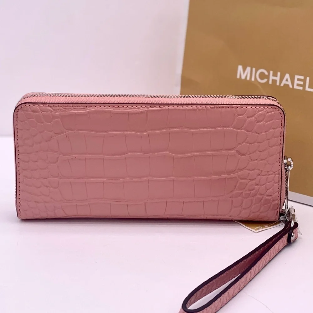 MICHAEL KORS LARGE TRAVEL CONTINENTAL WALLET WRISTLET